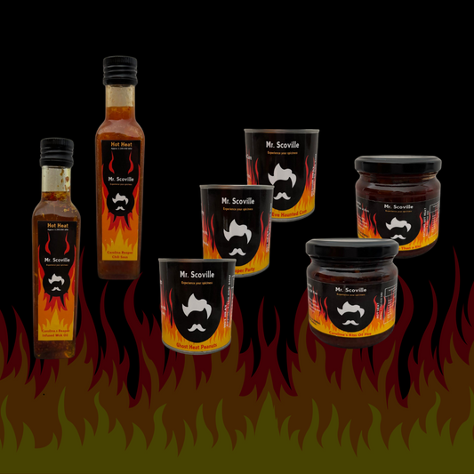 The Hottest pakket van Mr. Scoville met een selectie van hete sambals, pinda's en sauzen, ideaal voor liefhebbers van pittig eten.